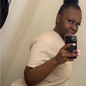 Meet your Posher, Crystal